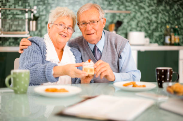 Understanding Interest Rates on Reverse Mortgages 